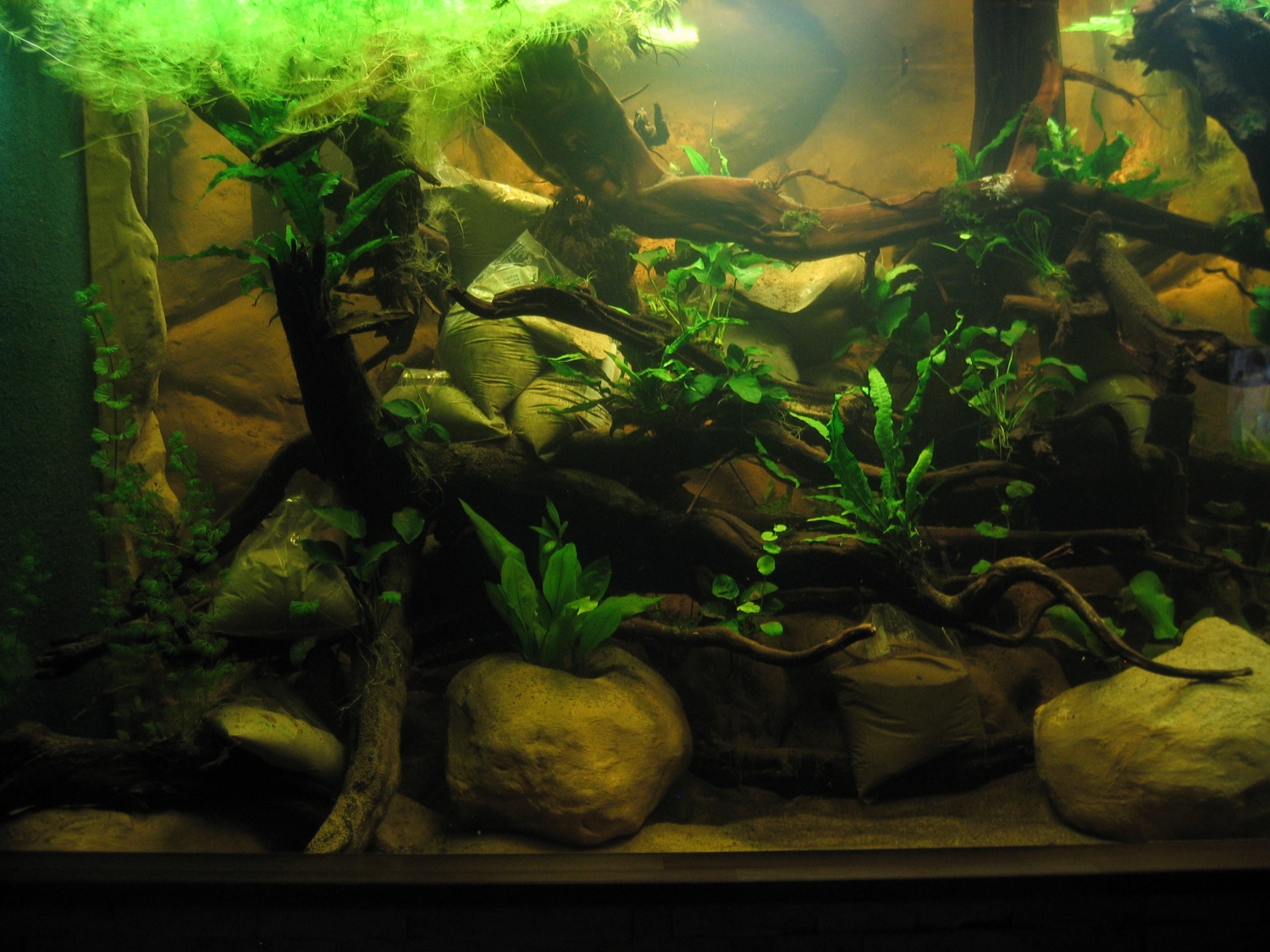 Mit Sandsäcken beschwertes Holz – 5 m³